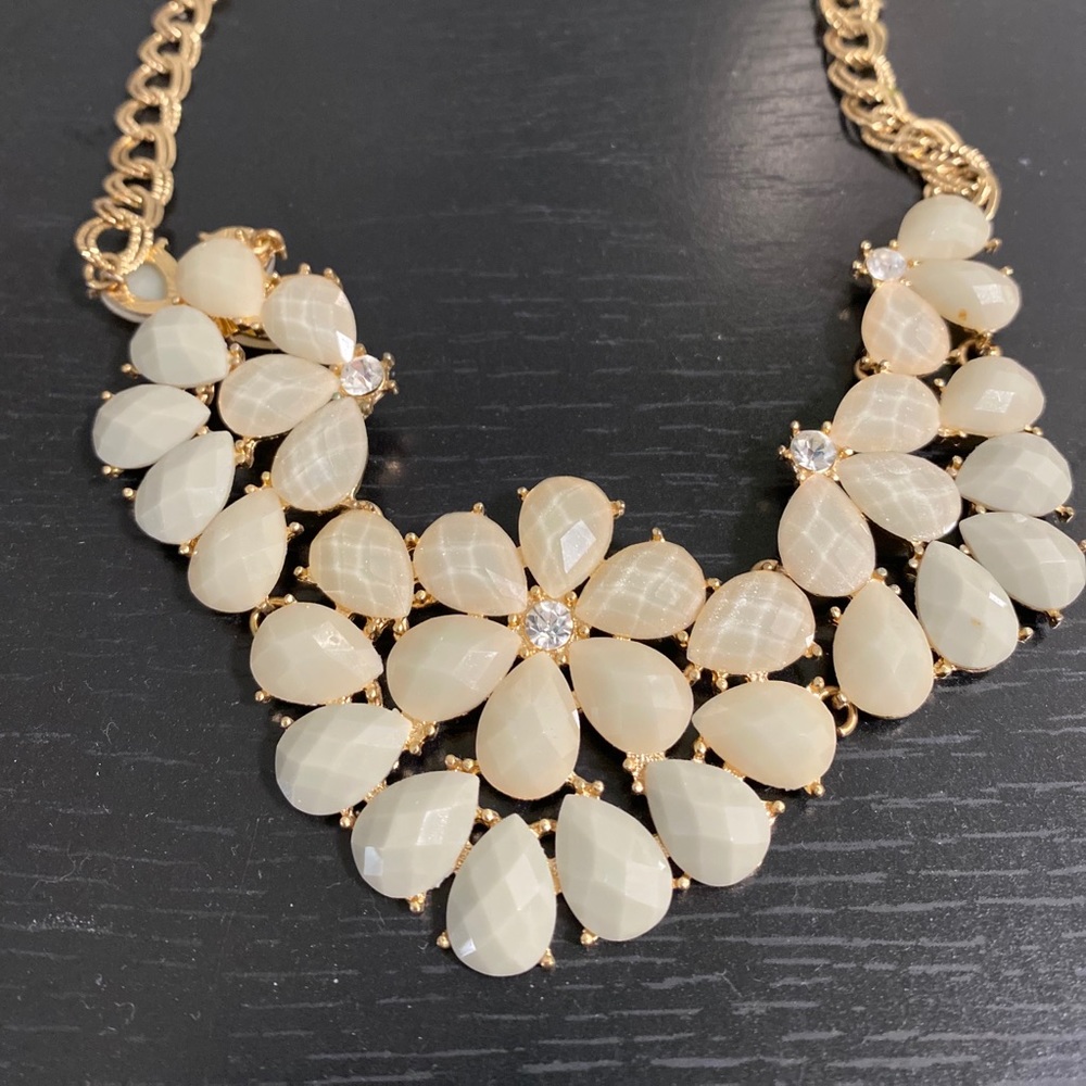 Statement necklace